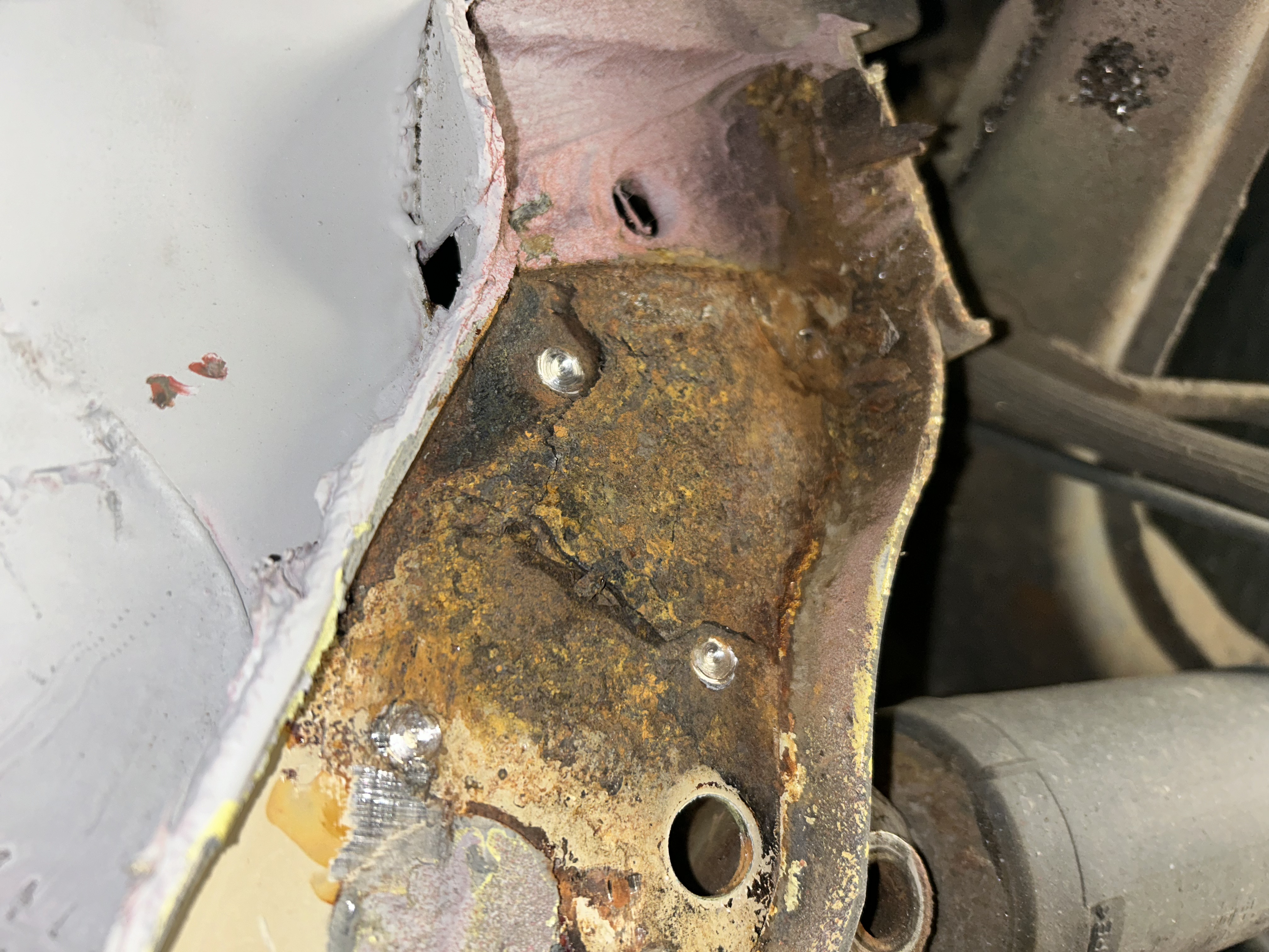 VW T4 1 Paar Verstärkungsbleche Stoßdämpfer hinten als Set links und rechts Version 1 (gerade) - Nachbau kein Originalteil