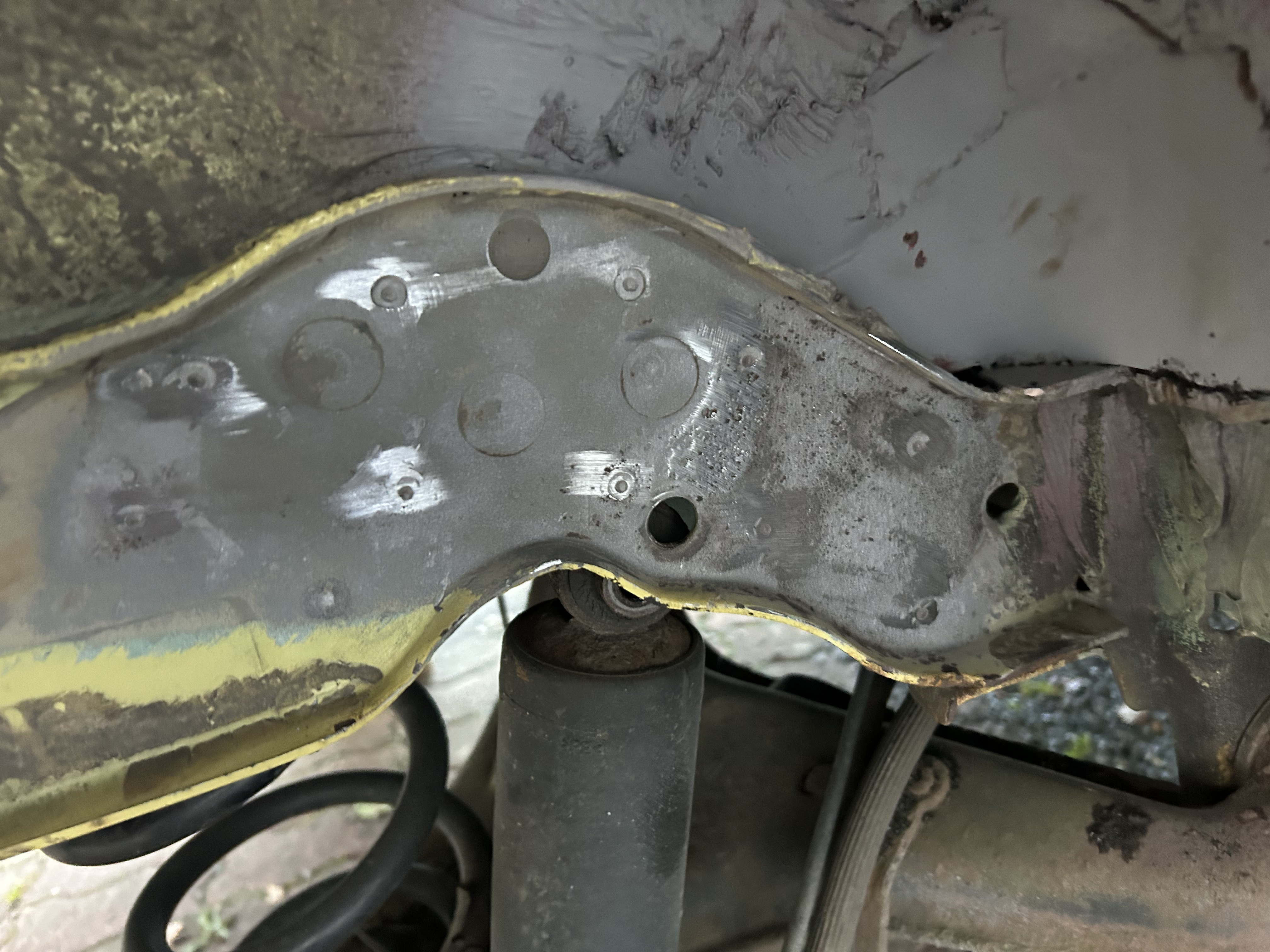 VW T4 1 Paar Verstärkungsbleche Stoßdämpfer hinten als Set links und rechts Version 1 (gerade) - Nachbau kein Originalteil