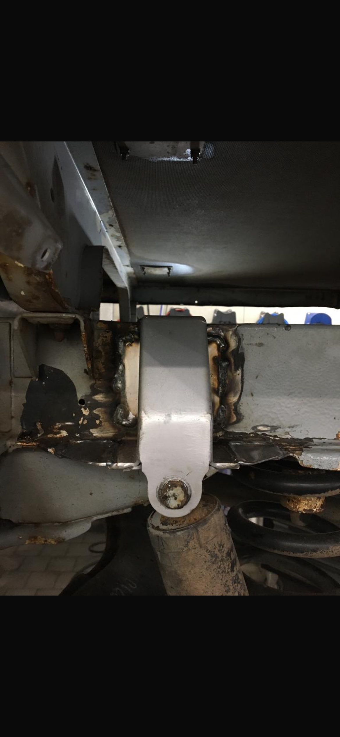 VW T4 Stoßdämpferaufnahme Doka/Pritsche - Nachbau kein Originalteil