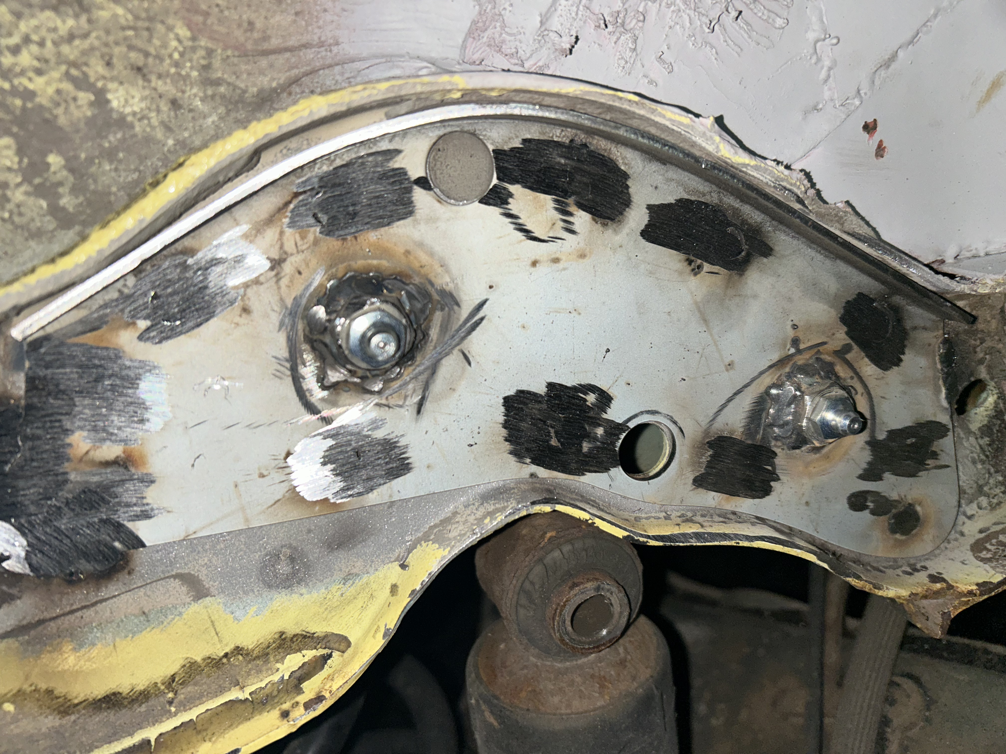 VW T4 1 Paar Verstärkungsbleche Stoßdämpfer hinten als Set links und rechts Version 1 (gerade) - Nachbau kein Originalteil