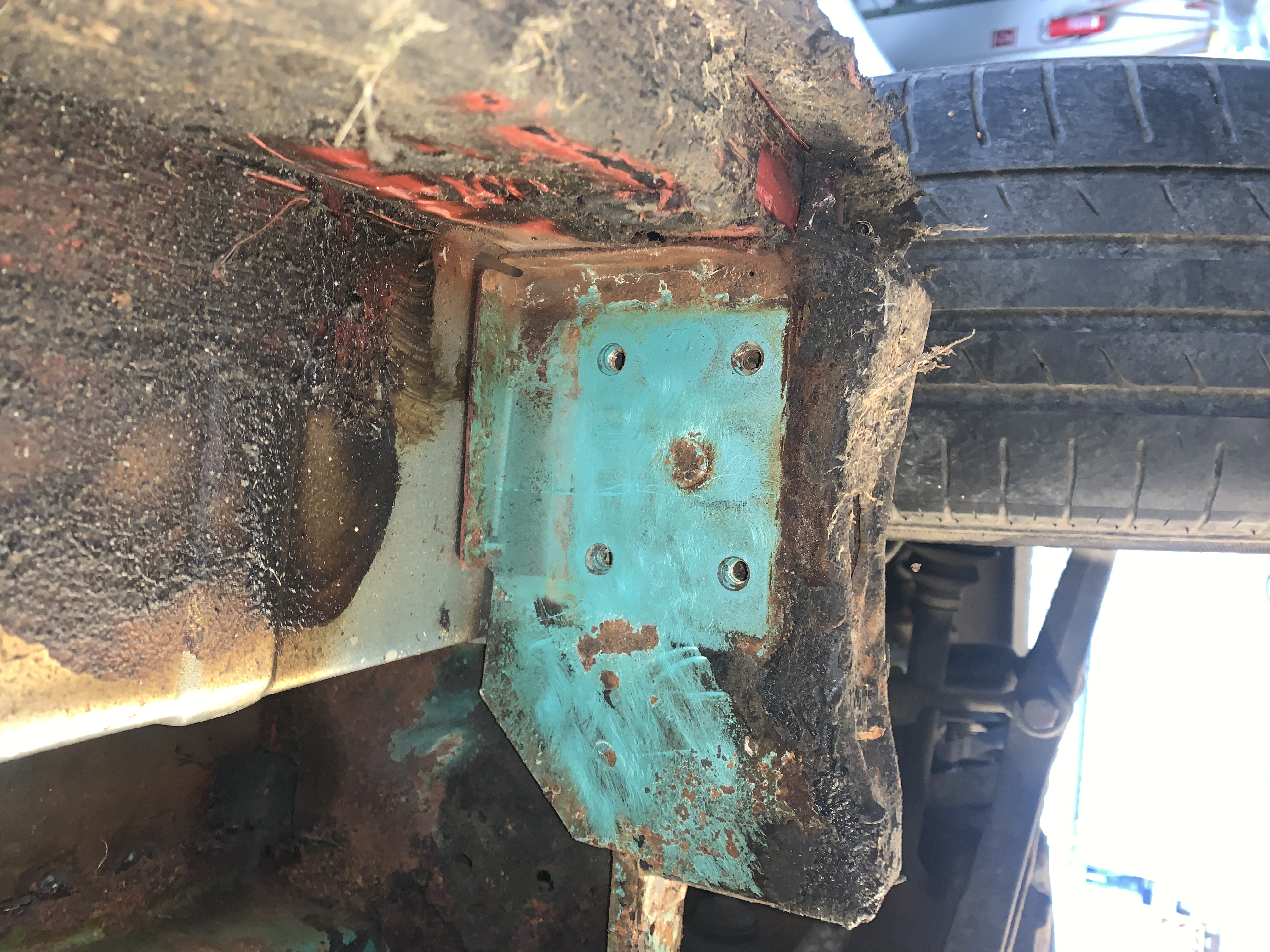 VW T4 Wagenheberaufnahme rechts - Nachbau kein Originalteil VW T4 Wagenheberaufnahme rechts - Nachbau kein Originalteil