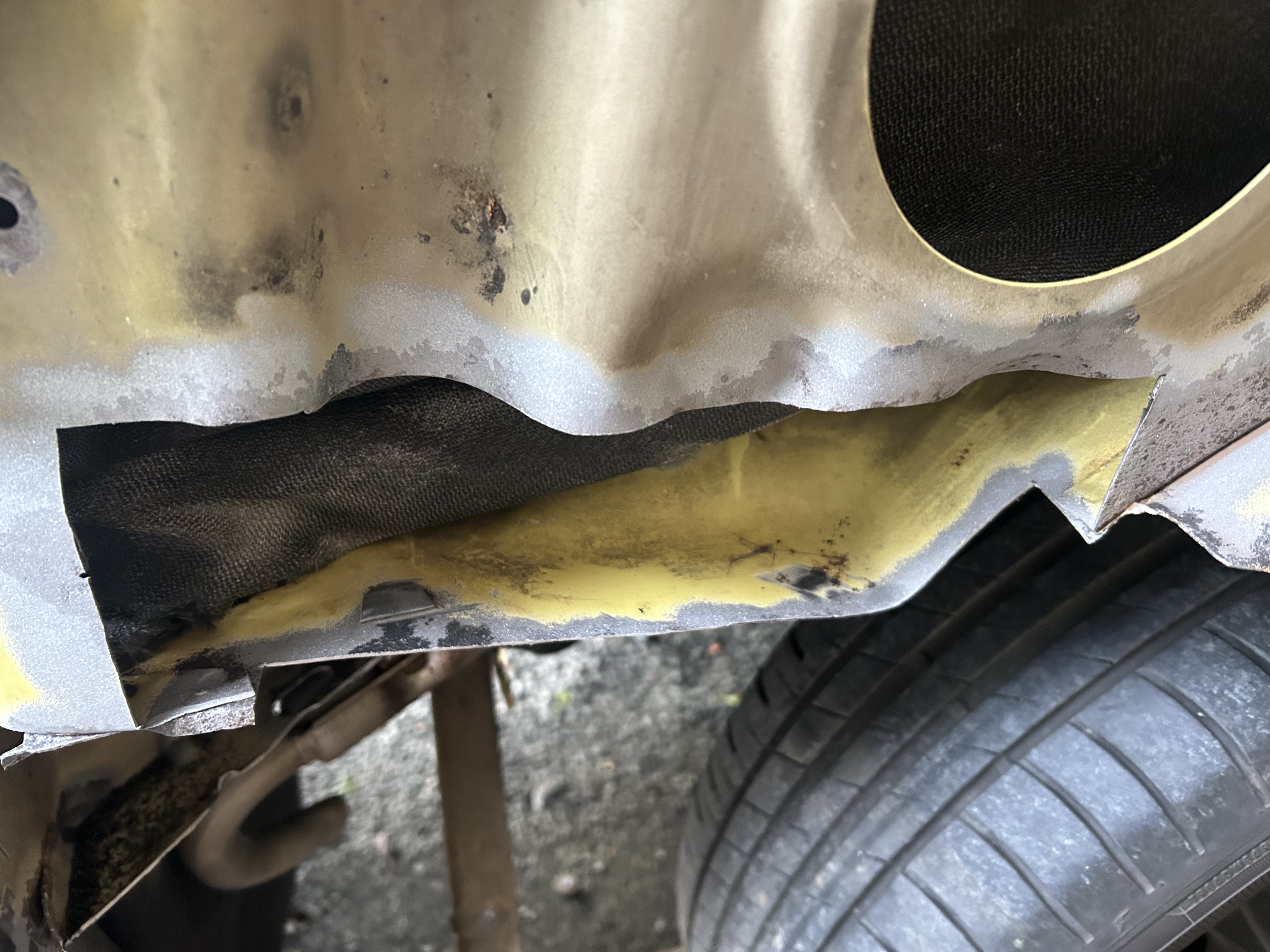 VW T4 Komposterblech Fahrerseite - Nachbau kein Originalteil VW T4 Komposterblech Fahrerseite - Nachbau kein Originalteil