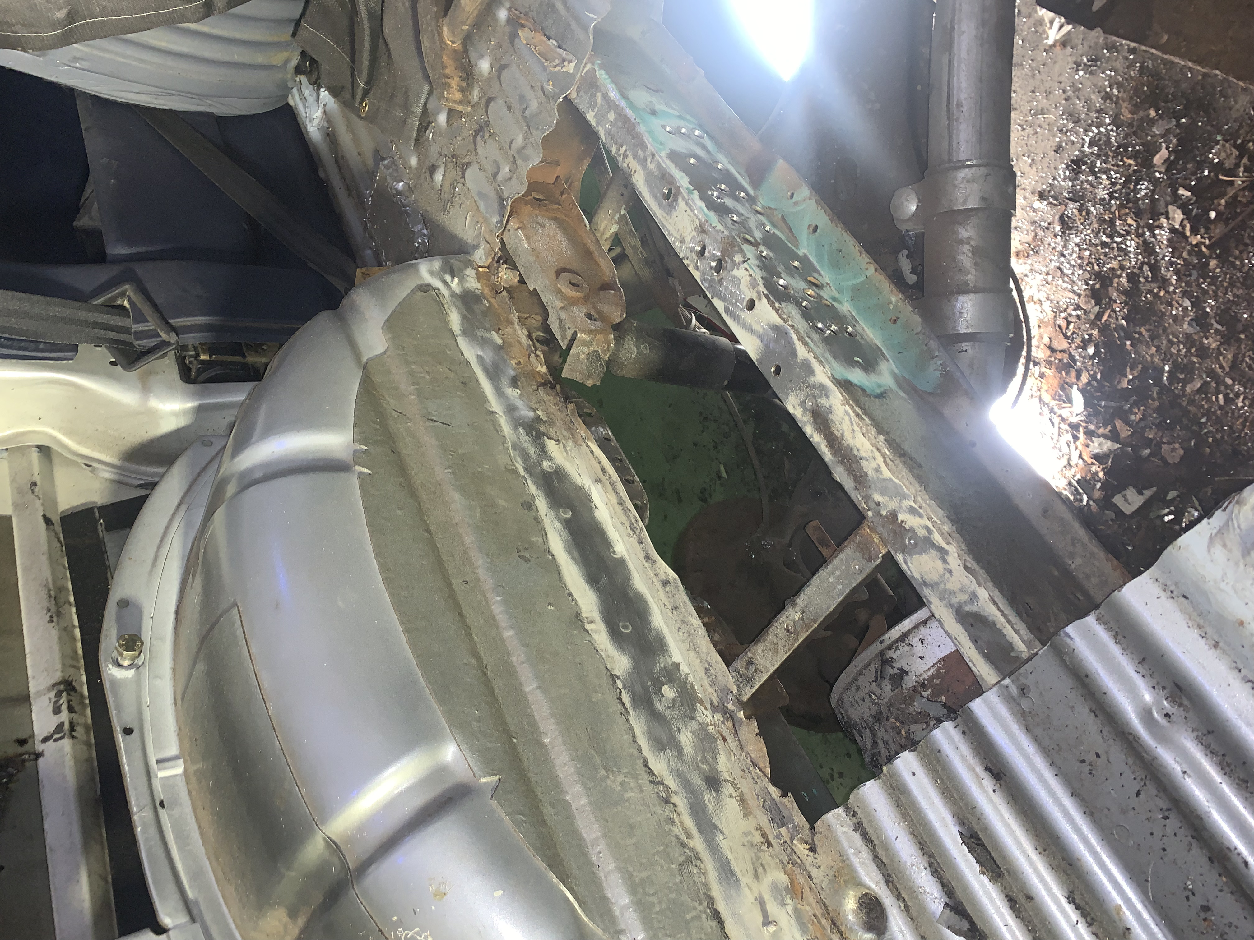 VW T4 Federaufnahme Federteller links - Nachbau kein Originalteil