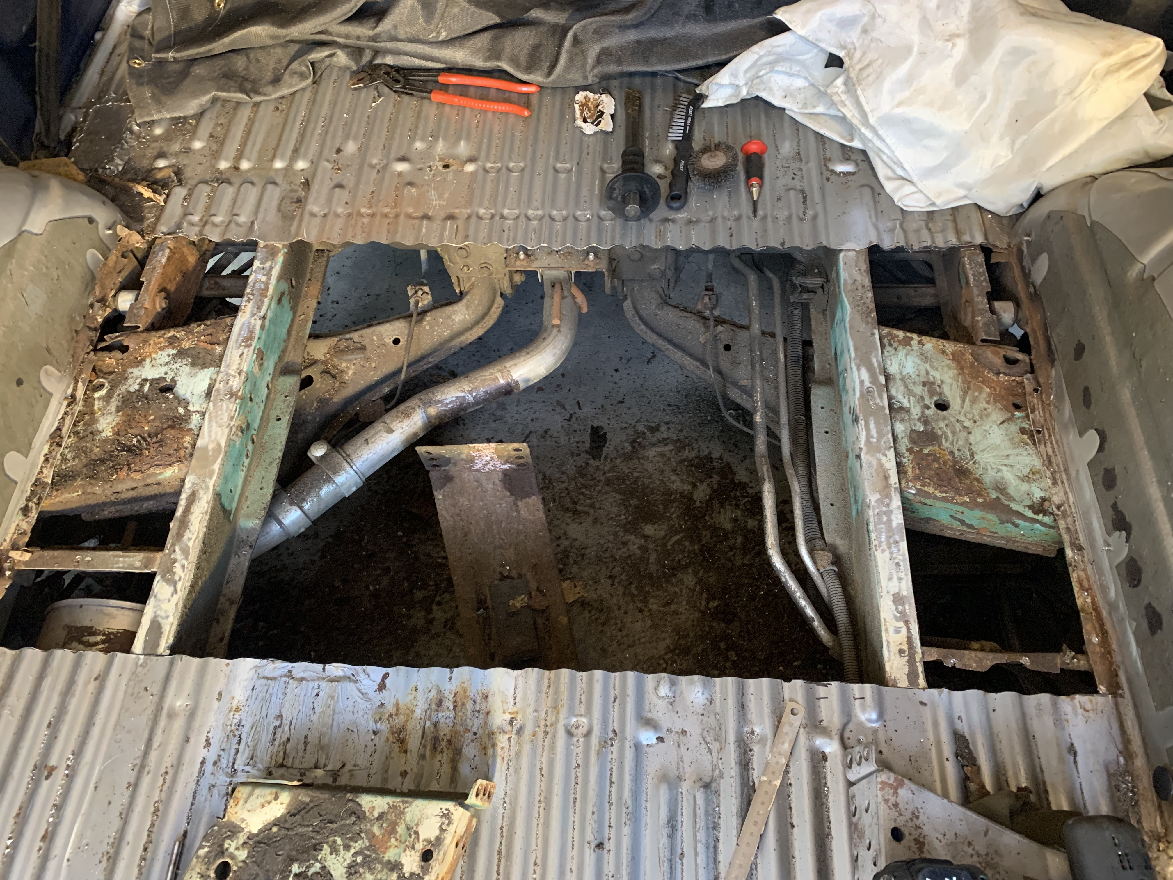 VW T4 Federaufnahme Federteller links - Nachbau kein Originalteil